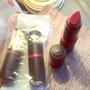 Wear berry long lasting lipstick !